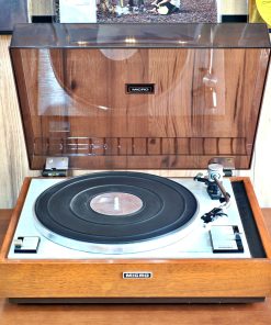 เครื่องเล่นแผ่นเสียง Micro Seiki MR-211