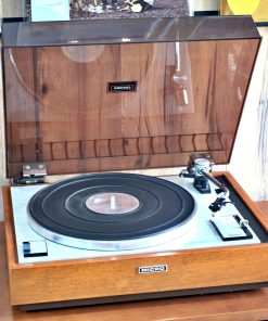 เครื่องเล่นแผ่นเสียง Micro Seiki MR-211