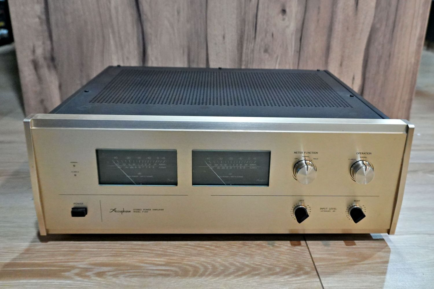 Power Amp Accuphase P-260