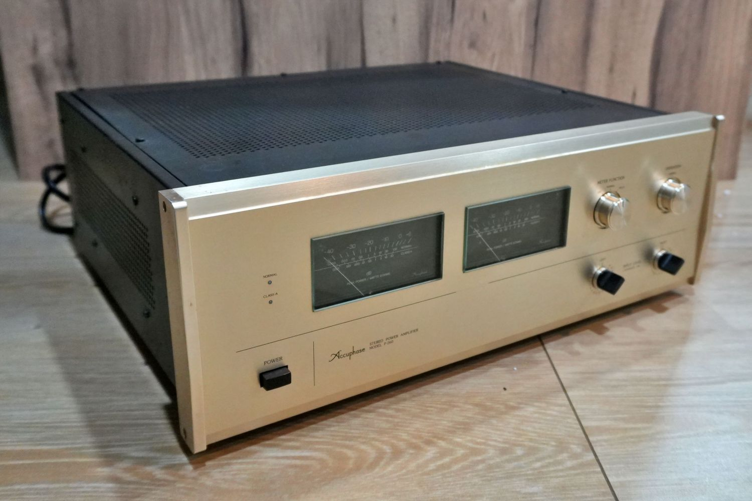 Power Amp Accuphase P-260 - Image 2